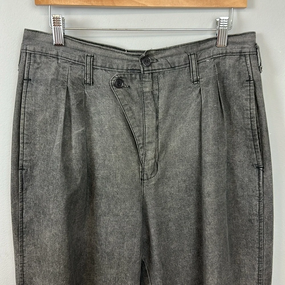 Vintage 1980’s Men’s Motto Red Dot Grey Pleated Trouser Pants Sz 33